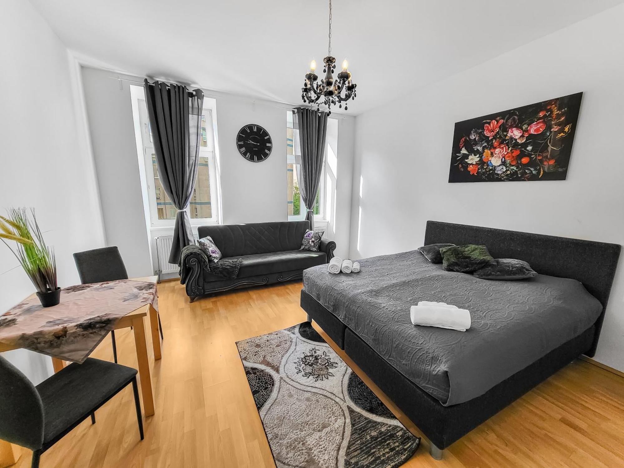 Elegant Three-Bedroom Suite Wien Exteriör bild