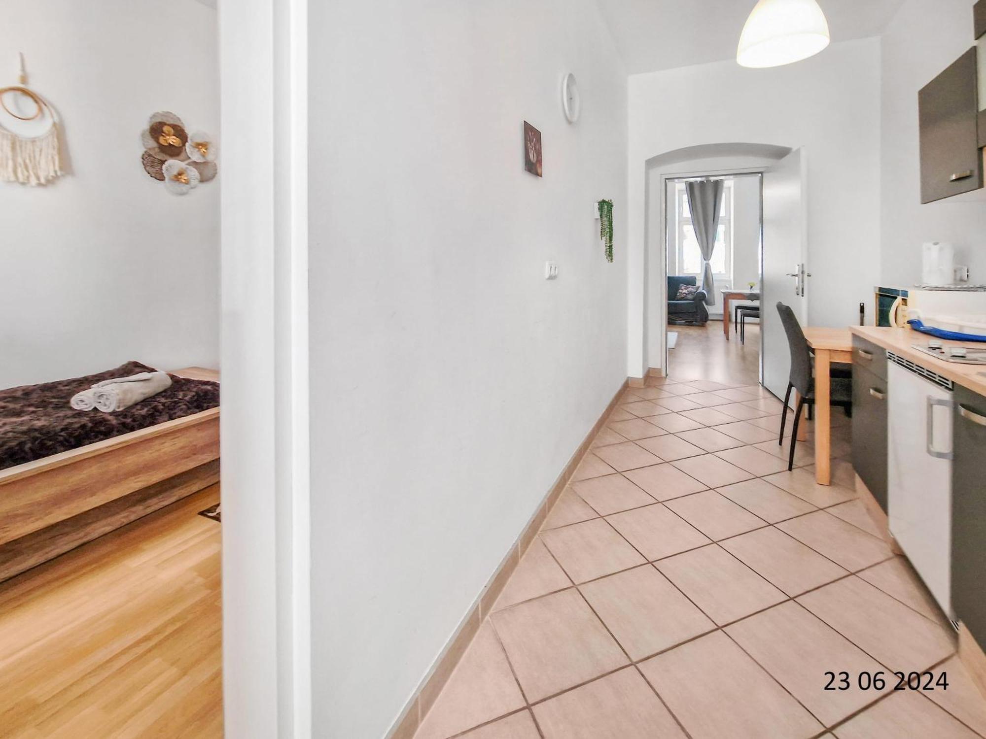 Elegant Three-Bedroom Suite Wien Exteriör bild