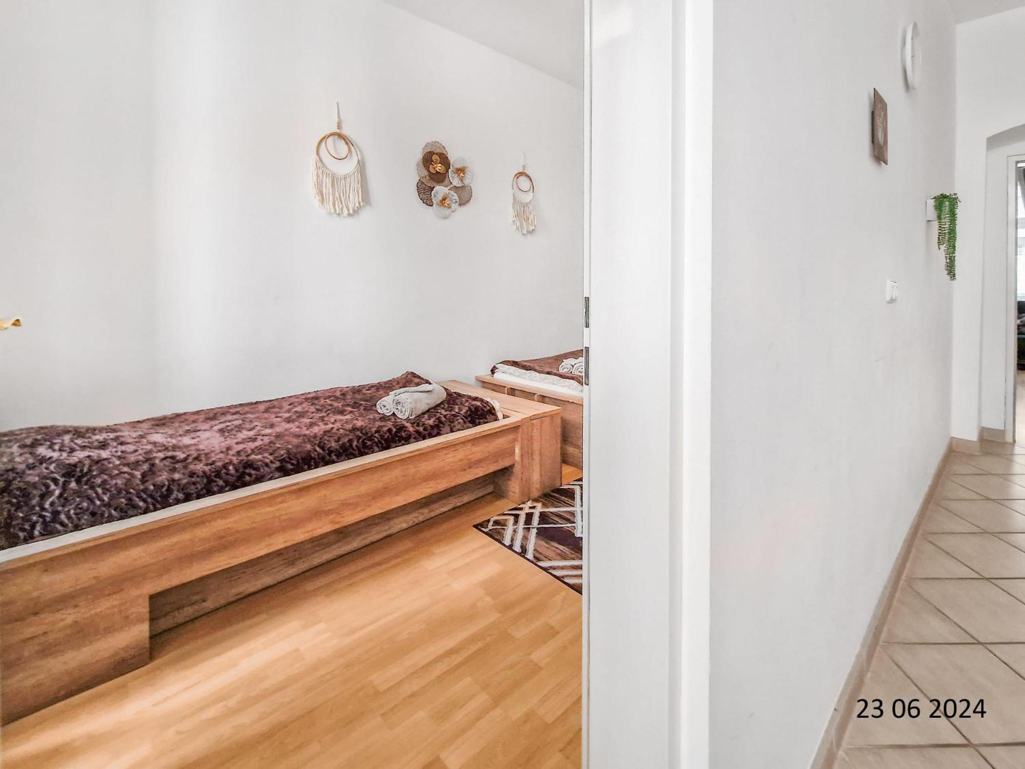 Elegant Three-Bedroom Suite Wien Exteriör bild